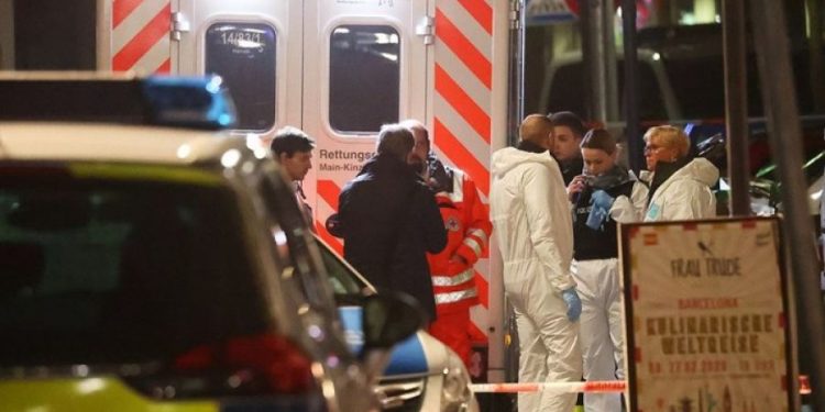 Alldaynews.gr Μακελειό στη Γερμανία: Τουλάχιστον 8 νεκροί από επιθέσεις σε δύο μπαρ