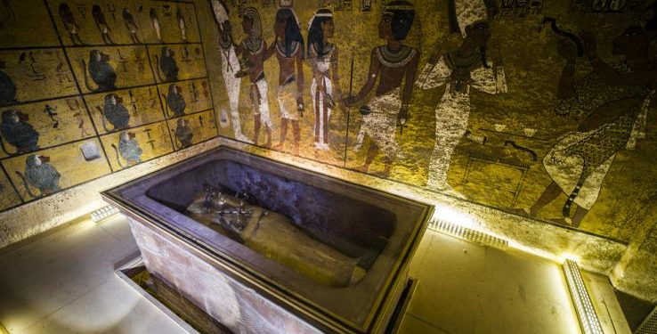 Alldaynews.gr Αίγυπτος: Ενθουσιασμός στους αρχαιολόγους – Ανακάλυψαν μυστικό δωμάτιο στον τάφο του Τουταγχαμών (pics)