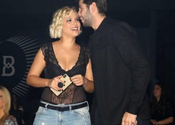 Η Λάουρα Νάργες με χώρισε μέσω μηνυμάτων (video)