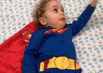 Σούπερμαν ο μικρός Παναγιώτη- Ραφαήλ (pic)