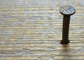 Η απόλυτη φρίκη: Σκότωσε τα 4 παιδιά του καρφώνοντάς τους τα κεφάλια με πρόκες (pics)