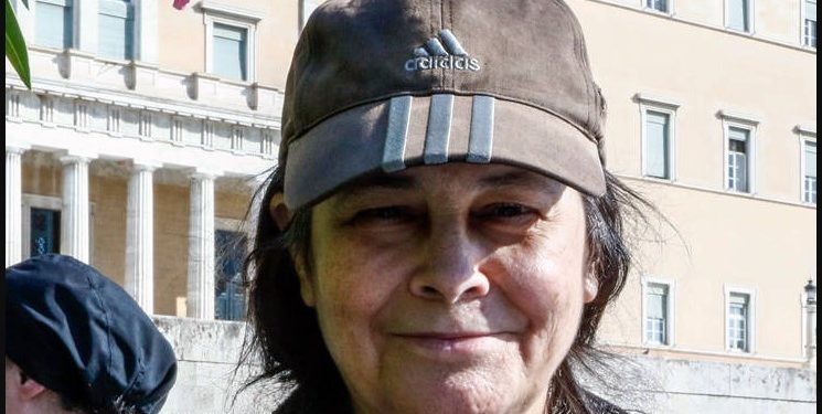 Alldaynews.gr Η κατάρα της Ελένης Λουκά: Έχασε τον αδερφό της απο καρκίνο και τους γονείς της μέσα σε 40 ημέρες