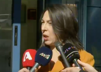 Αλίκη Κατσαβού για Κώστα Βουτσά: “Δεν έχω καμία δύναμη. Ο Φοίβος ψάχνει τον πατέρα του”