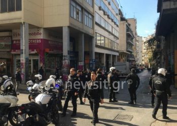 Άγριο Έγκλημα! Αλλοδαποί τον ΕΣΦΑΞΑΝ στο Κέντρο της Αθήνας[Σκληρές Εικόνες]