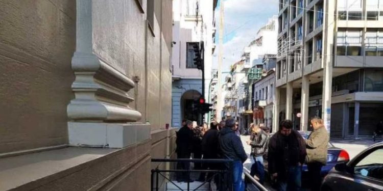 Alldaynews.gr Φονικό στην Πάτρα: Ελεύθερος ο 40χρονος φανοποιός που πυροβόλησε και σκότωσε τον 41χρονο