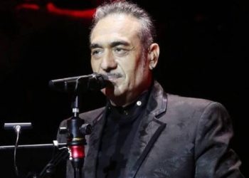 Νότης Σφακιανάκης: Έφαγα πολύ κοκορέτσι 40 λεπτά πριν, πως να τραγουδήσω;