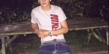 19χρονος Μαχαιρώθηκε μέχρι θανάτου έξω απο μπαρ[photos]