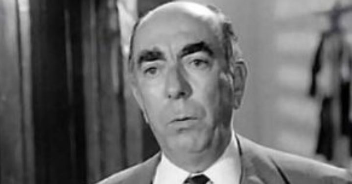 Alldaynews.gr Διονύσης Παπαγιαννόπουλος: Φωτογραφία ΣΟΚ Νεκρός μέσα στο σπίτι του