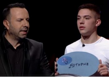 Αδύναμος κρίκος: Άγριο πέσιμο στον Τάσο Τρύφωνος! “‘Ηρθα να σε Γλεντήσω”[video]