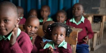 Alldaynews.gr Κένυα: Τουλάχιστον 13 μαθητές σκοτώθηκαν όταν ποδοπατήθηκαν στο σχολείο τους