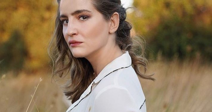 Alldaynews.gr Το spoiler της Κίτσου για τις «Άγριες Μέλισσες» «κόβει» ανάσες