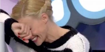 Alldaynews.gr Θα “κλάψετε” με την ατάκα της Ζέτα Μακρυπούλια στο Ρουκ Ζουκ – Έπεσαν κάτω όλοι!