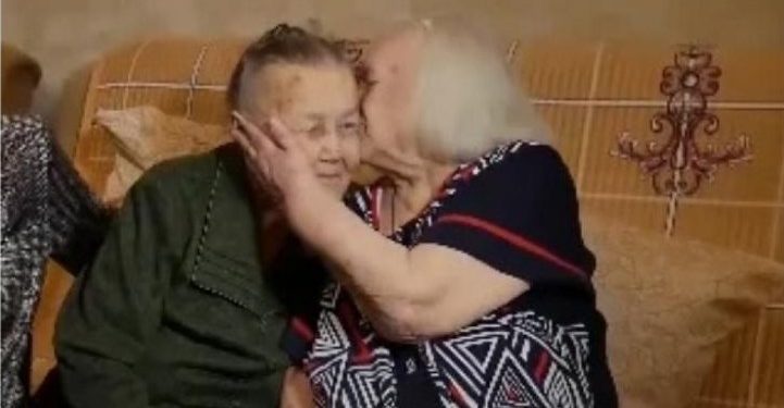 Αδερφές που χάθηκαν στον Β’ Παγκόσμιο συναντήθηκαν 78 χρόνια μετά