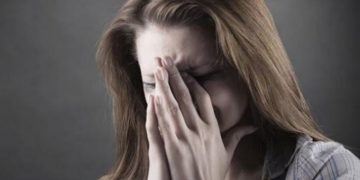 Alldaynews.gr Ελληνίδα μάνα συγκλονίζει: “Δεν μπορώ να δεχτώ ότι ο γιος μου είναι ερωτευμένος με έναν άντρα”