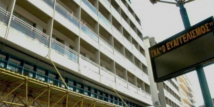 Πριν Λίγο: Τραγωδία στον Ευαγγελισμό- Άντρας έπεσε απο την 8ο όροφο