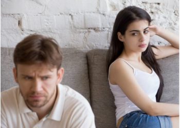 Σε θέλει ή παίζει μαζί σου; Πώς θα το καταλάβεις;