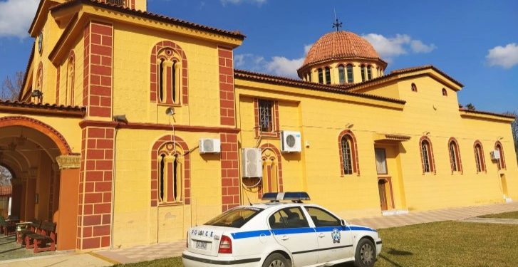 Λάρισα: Αυτός ήταν ο ιερέας που βρέθηκε απαγχονισμένος στον γυναικωνίτη[Φωτογραφίες]