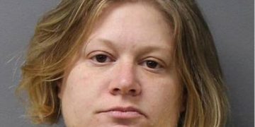 «Μητέρα» κρέμασε τα δύο της παιδιά και μετά… ασέλγησε στο σκύλο της[photos]