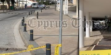 Alldaynews.gr Μαφιόζικη επίθεση στην Αγία Νάπα! Τραυματίστηκε σοβαρά Ελληνίδα-Τους γάζωσε με καλάσνικοφ σε καφετέρια