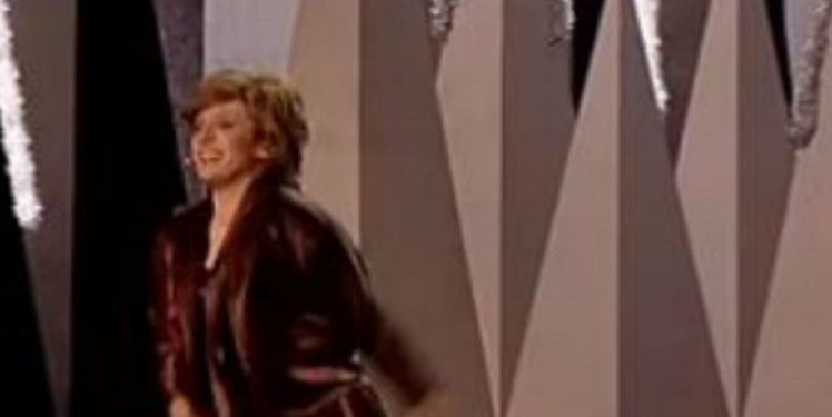 Alldaynews.gr YFSF: Χαμός με την “Παγώνα” από τις Άγριες Μέλισσες! Ποιοι συμπρωταγωνιστές της ήταν εκεί;