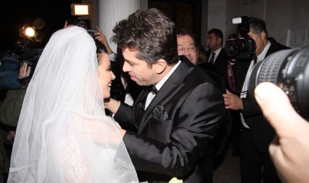 Alldaynews.gr Όταν ο Χάρης Βαρθακούρης γνώρισε και παντρεύτηκε την αγνώριστη μελαχρινή Αντελίνα πριν 6 χρόνια