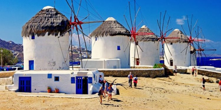 Τρόμος στη Μύκονο: Τον δολοφόνησαν και επέστρεψε ως… βρυκόλακας