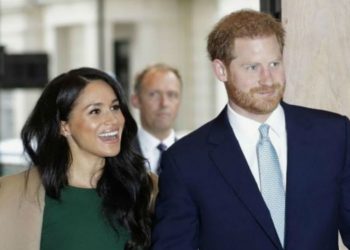 “Χαμός” στο Buckingham – Ο Πρίγκιπας Χάρι “επιτίθεται” στην Βασίλισσα Ελισάβετ