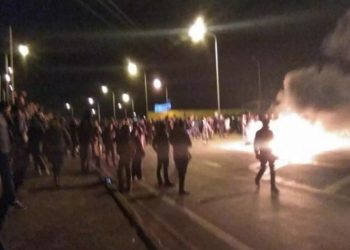 Λέσβος: “Κόλαση” με νέες συγκρούσεις κατοίκων και ΜΑΤ![video]