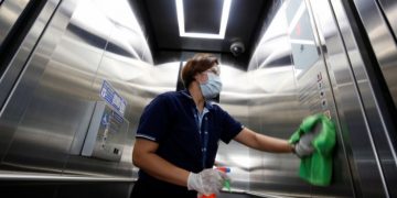 Alldaynews.gr καθαρίστρια κορονοϊός