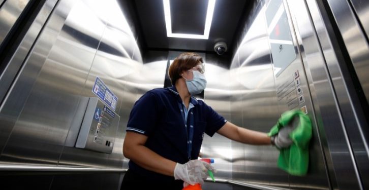 Alldaynews.gr καθαρίστρια κορονοϊός