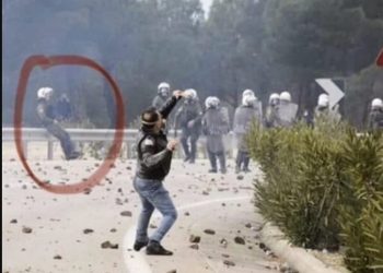 Χίος: Χαλαρός Ματατζής αράζει και χαζεύει τους υπόλοιπους που μάχονται!![photo]