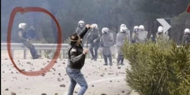 Χίος: Χαλαρός Ματατζής αράζει και χαζεύει τους υπόλοιπους που μάχονται!![photo]