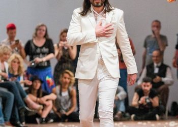 Συγκλονίζει η ανάρτηση του Ερωτόκριτου για τον θάνατο του 11χρονου γιου του από λευχαιμία (pics)