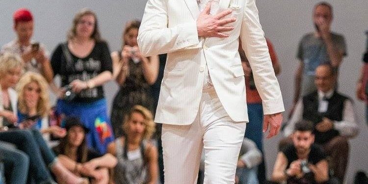 Alldaynews.gr Συγκλονίζει η ανάρτηση του Ερωτόκριτου για τον θάνατο του 11χρονου γιου του από λευχαιμία (pics)