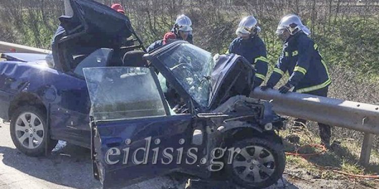 Alldaynews.gr Τραγωδία: Τέσσερις άνθρωποι έχασαν την ζωή τους στην άσφαλτο (pics)