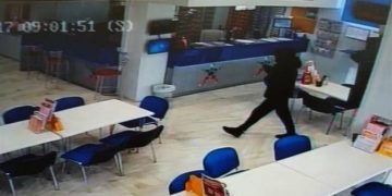 Alldaynews.gr Σκάνδαλο: Υπουργός έστελνε μηνύματα σε ανήλικο! (pic)