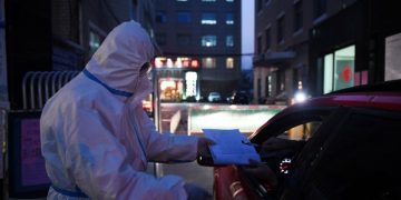 Alldaynews.gr Κορωνοϊός: Σε ενάμιση χρόνο -και αν- το εμβόλιο – Οι δοκιμές ίσως αρχίσουν σε ενάμιση μήνα