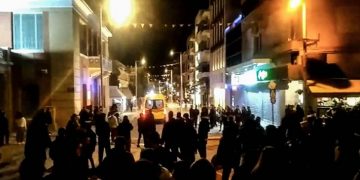 Alldaynews.gr Κρήτη: Μαθήτριες μετέτρεψαν σε «ρινγκ» την πλατεία – Στο νοσοκομείο η μία (Video)