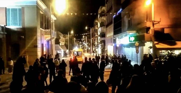 Alldaynews.gr Κρήτη: Μαθήτριες μετέτρεψαν σε «ρινγκ» την πλατεία – Στο νοσοκομείο η μία (Video)