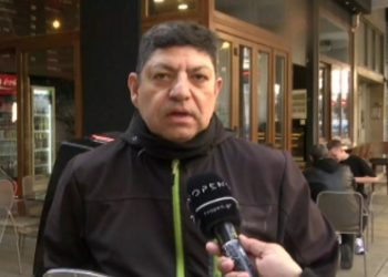 Θεσσαλονίκη: Δημοσιογράφος έγινε ντελιβεράς! Γύρισε σελίδα μετά από 35 χρόνια στην Ελευθεροτυπία (Βίντεο)