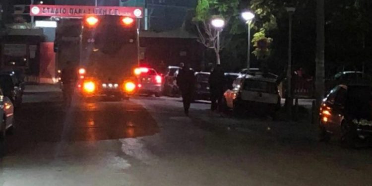 Alldaynews.gr Παναχαϊκή: Οπαδοί της ομάδας περίμεναν την αποστολή με κουκούλες επειδή έχασαν! Χτύπησαν παίκτες