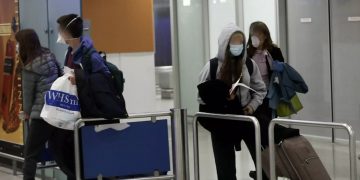 Alldaynews.gr Κορωνοϊός: Αγωνία για τους μαθητές που επέστρεψαν – Πέντε με δέκα άτομα έχουν με πυρετό και βήχα