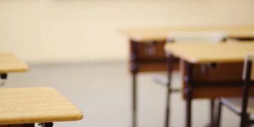 Alldaynews.gr Λάρισα: Τρόμαξε όταν είδε την 16χρονη κόρη της μετά το βραδινό πάρτι στο φροντιστήριό της!
