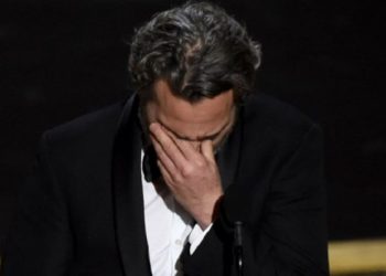 Τα δάκρυα του Χοακίν Φίνιξ στα Όσκαρ: Έχω υπάρξει αχρείος στη ζωή μου (video)