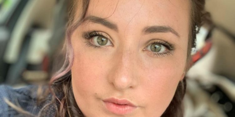 Alldaynews.gr «Ξινό» το ταξίδι των 2.300 ευρώ για νεαρή τουρίστρια: Της επιτέθηκε σ3ξουαλικά ο αχθοφόρος (pics)