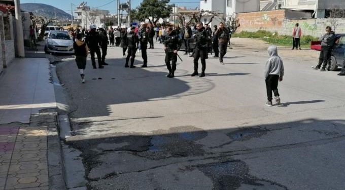 Βγήκαν τα όπλα στο Μενίδι – Πυροβόλησαν τρεις φορές άντρα