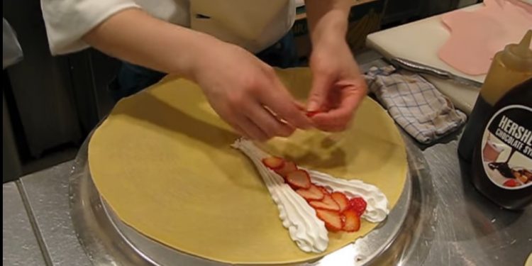 Η κρέπα στην Ιαπωνία είναι άλλο πράγμα! (video)