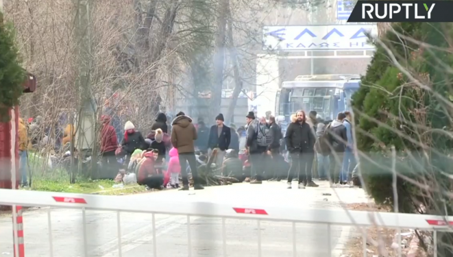 Alldaynews.gr Μεταναστευτικό: Χημικά και χειροβομβίδες κρότου – λάμψης στα σύνορα με την Τουρκία