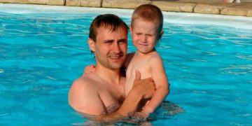 Κατέσφαξε τον 13χρονο γιο του γιατί θα πέθαινε- Γλίτωσε η γυναίκα του (pics)