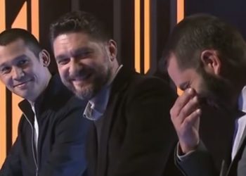 O Λεωνίδας Κουτσόπουλος έβαλε τον Σωτήρη Κοντιζά να τραγουδήσει γιαπωνέζικο νανούρισμα (vid)
